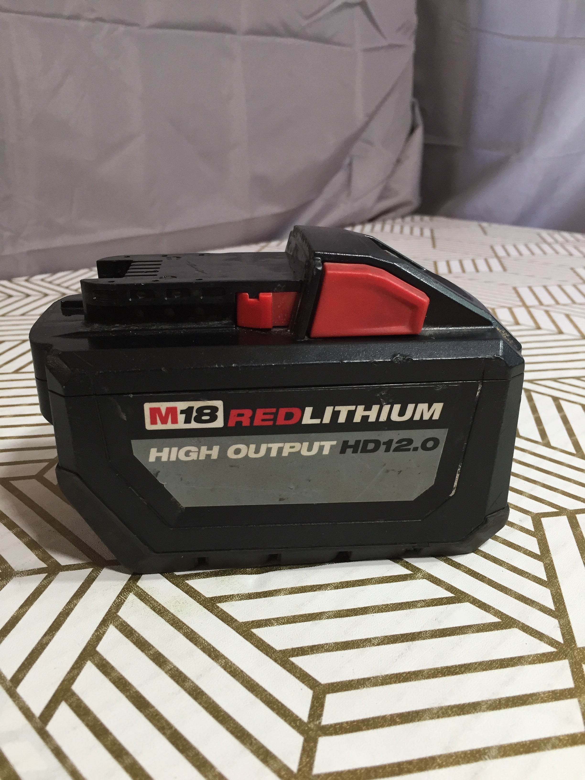 Milwaukee M18 18-Volt 12.0Ah Lithium-Ion Battery Pack *PARTS ONLY/ERROR* (8070318325998)